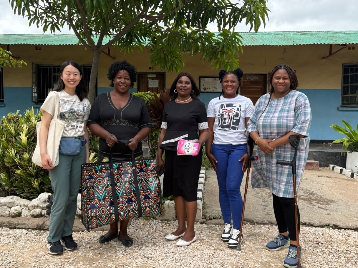 アフリカ・ザンビアの学校に日本製の生理用品を寄付しました